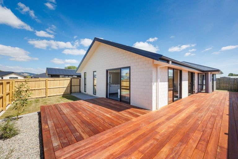 Photo of property in 87 Freedom Drive, Kelvin Grove, Palmerston North, 4470