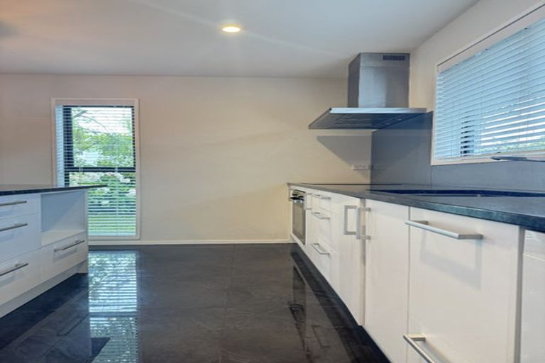 Photo of property in 1/74 Jeffreys Road, Fendalton, Christchurch, 8052