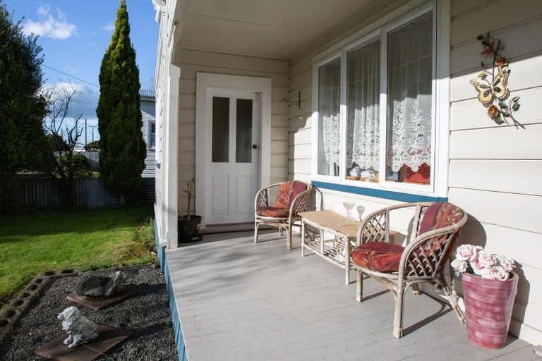 Photo of property in 48 Burns Street, Dannevirke, 4930