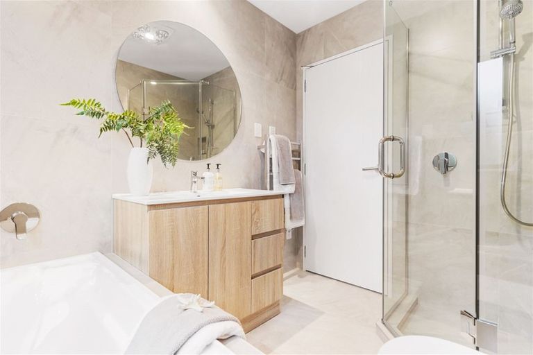 Photo of property in 76b Salamanca Road, Sunnynook, Auckland, 0620