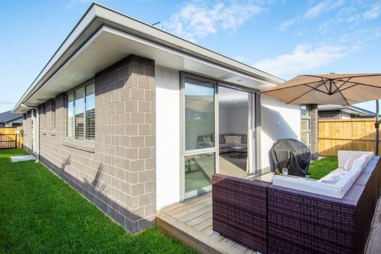 Photo of property in 48 Hills View Drive, Papamoa, 3118