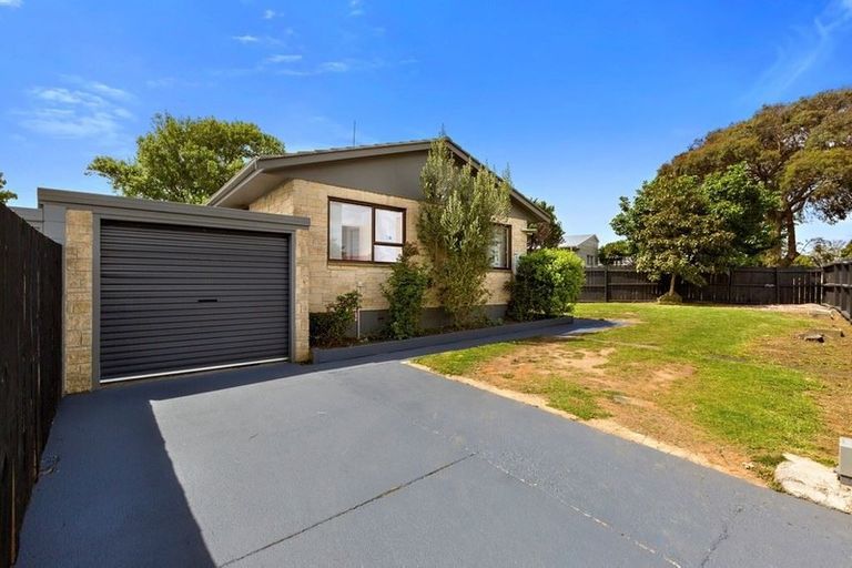 Photo of property in 1/11 Burundi Avenue, Clendon Park, Auckland, 2103