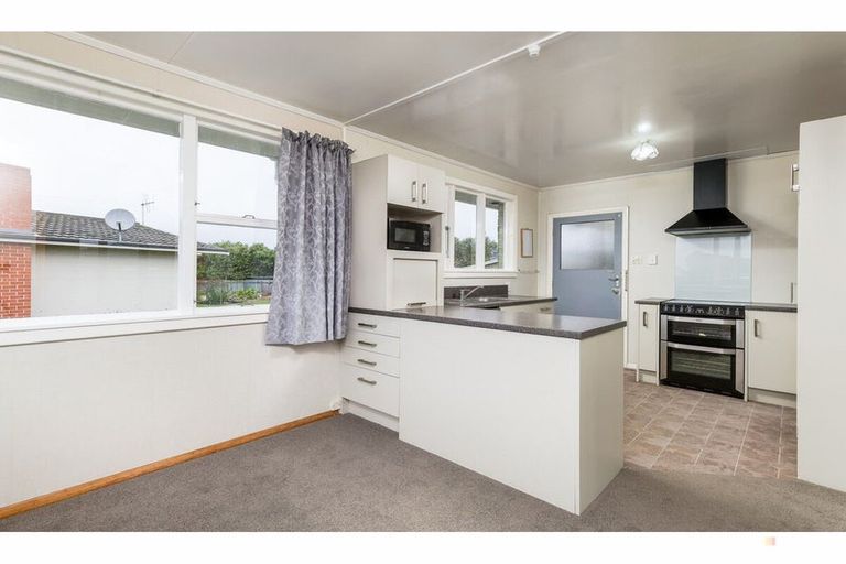 Photo of property in 2 Kennedy Crescent, Waimate, 7924