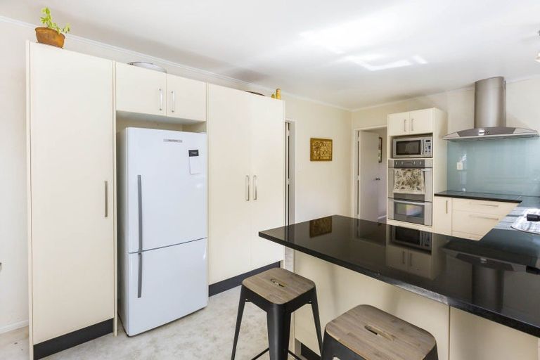 Photo of property in 69 Chatsworth Road, Silverstream, Upper Hutt, 5019