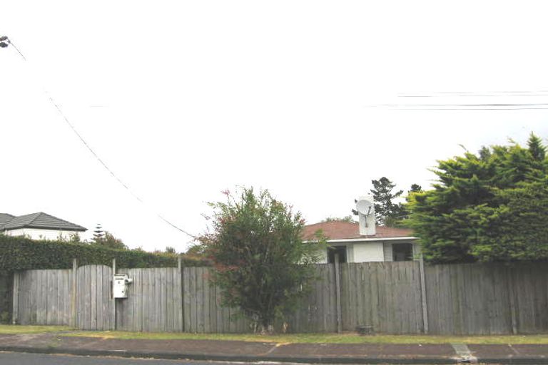 Photo of property in 4 Trinidad Road, Sunnynook, Auckland, 0620
