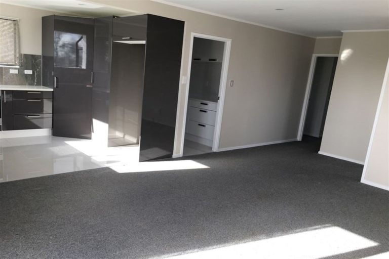 Photo of property in 33 Danube Lane, Glen Eden, Auckland, 0602