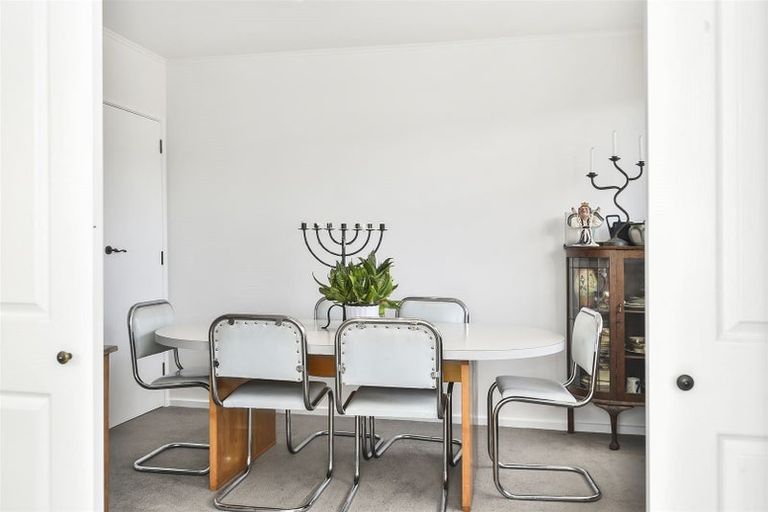 Photo of property in 1/30 Fraser Road, Narrow Neck, Auckland, 0624