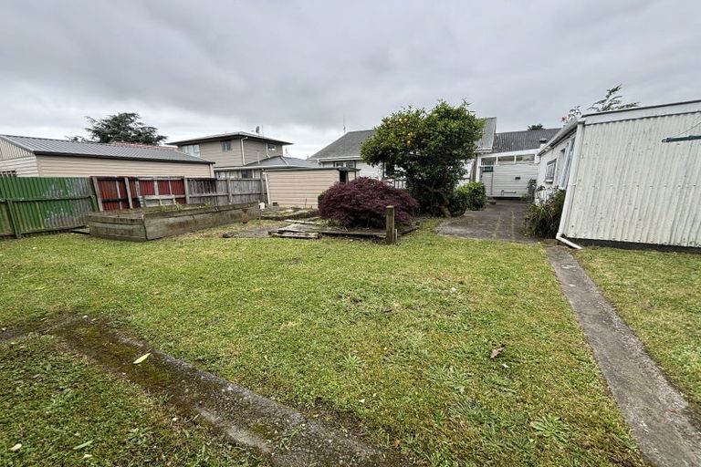 Photo of property in 21 Galway Avenue, Hokowhitu, Palmerston North, 4410