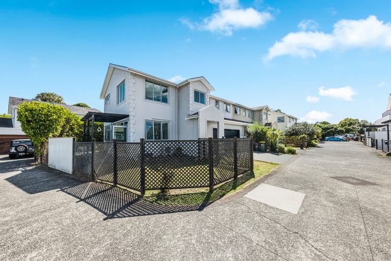 Photo of property in 7f Clearwater Cove, West Harbour, Auckland, 0618