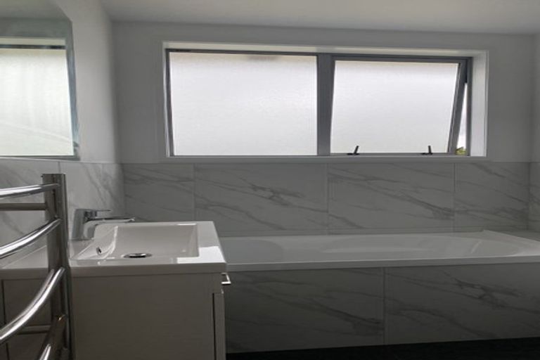 Photo of property in 28a Koromiko Street, New Lynn, Auckland, 0600