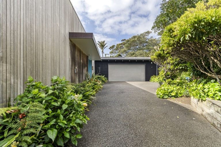 Photo of property in 13 Shearer Drive, Oakura, 4314