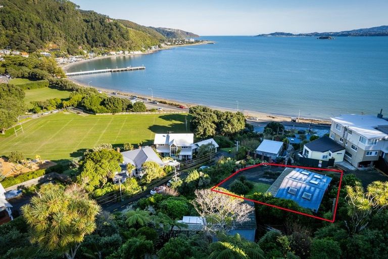 Photo of property in 13a Ferry Road, Days Bay, Lower Hutt, 5013