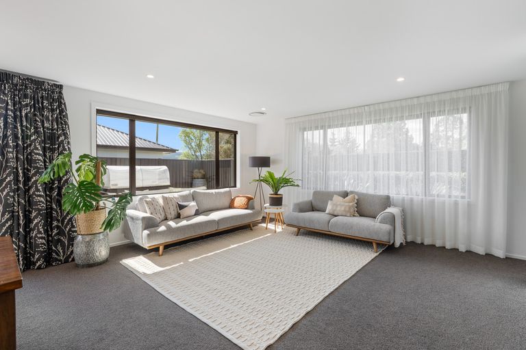 Photo of property in 211 Wingatui Road, Mosgiel, 9024