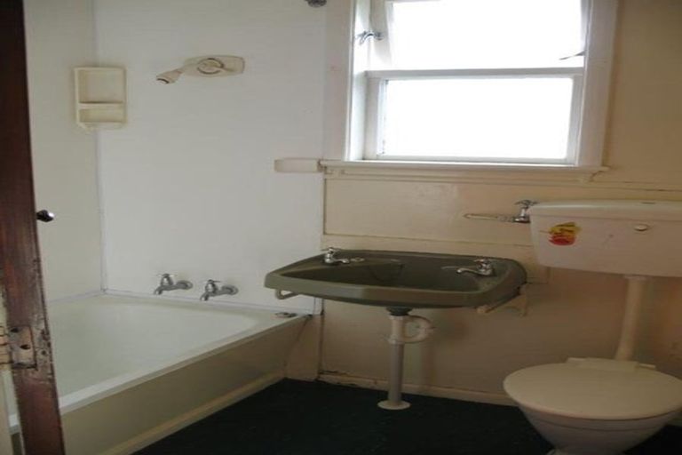 Photo of property in 43 Taylor Street, Carterton, 5713