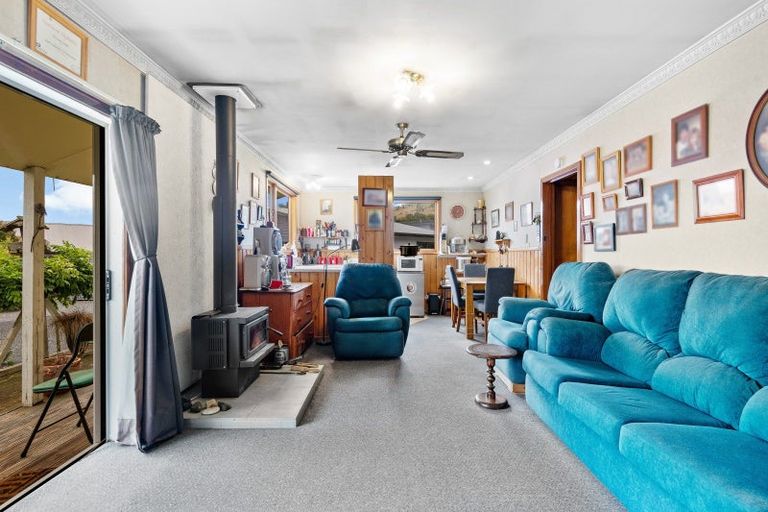 Photo of property in 11 Sandown Street, Waihola, Milton, 9073