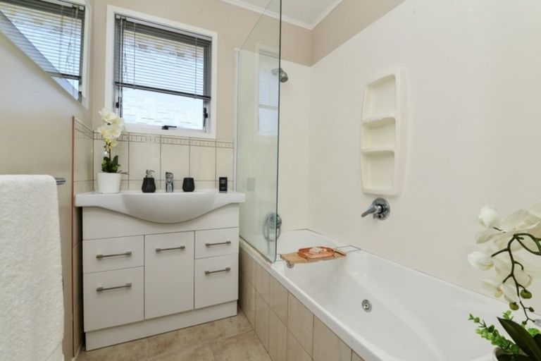 Photo of property in 5 Millar Place, Nawton, Hamilton, 3200