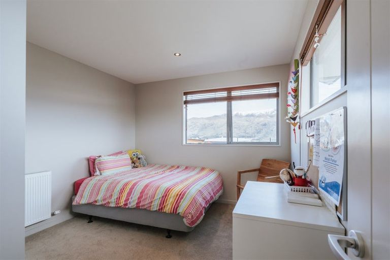 Photo of property in 9 Diamond Lane, Wanaka, 9305