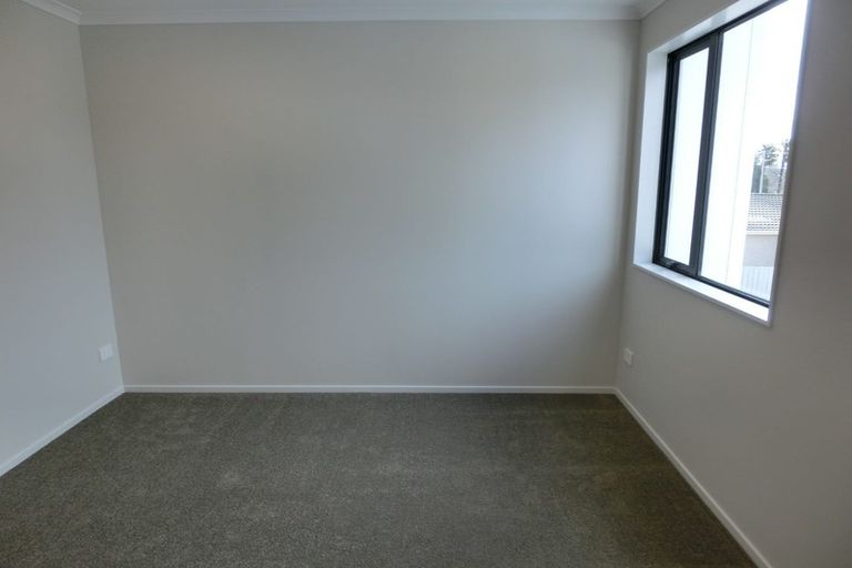 Photo of property in 8/66 Swanson Road, Henderson, Auckland, 0610