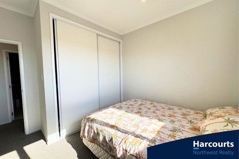 Photo of property in 5 Malbec Place, Huapai, Kumeu, 0810