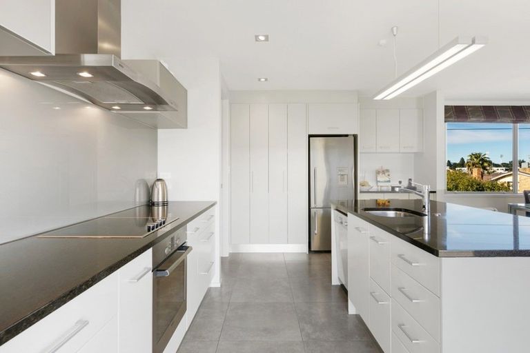 Photo of property in 75 Pitau Road, Mount Maunganui, 3116