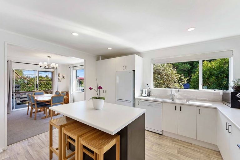 Photo of property in 48a Ngaio Road, Waikanae, 5036