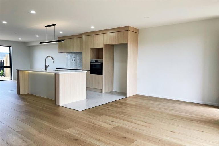 Photo of property in 6 Harikoa Way, Karaka, 2113