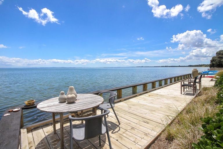 Photo of property in 16a Crispe Road, Clarks Beach, 2122