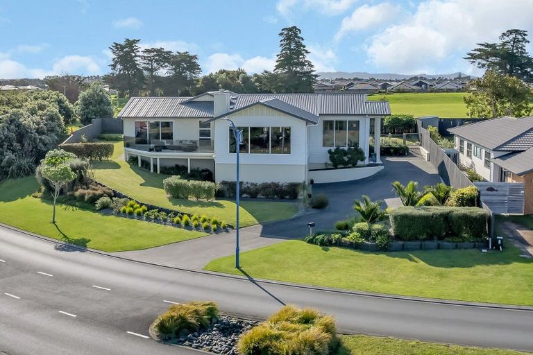 Photo of property in 28 Stace Hopper Drive, One Tree Point, 0118