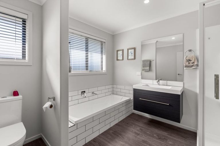 Photo of property in 15 Admiralty Drive, Haruru, 0204