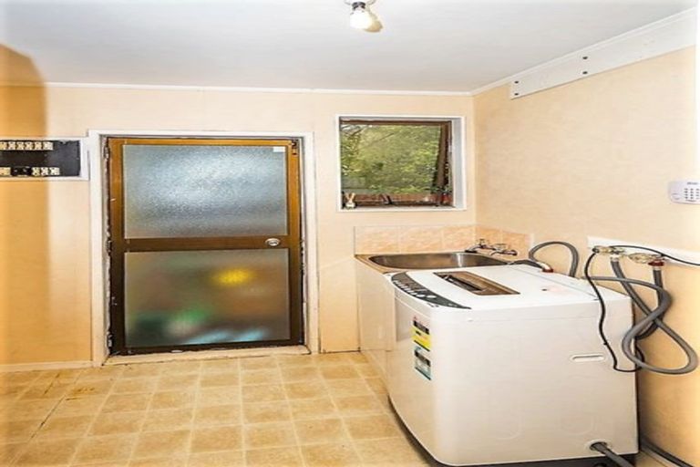 Photo of property in 2/190 Te Irirangi Drive, Flat Bush, Auckland, 2019