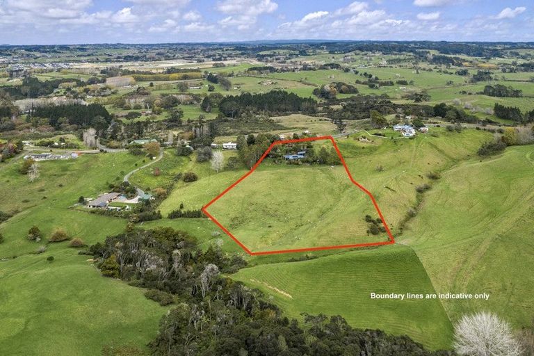 Photo of property in 100 Upper Orewa Road, Wainui, Silverdale, 0992