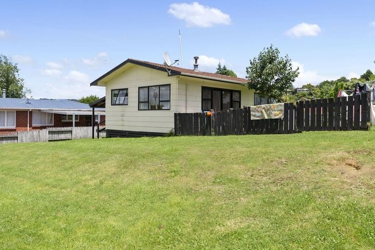 Photo of property in 77 Thomas Crescent, Western Heights, Rotorua, 3015