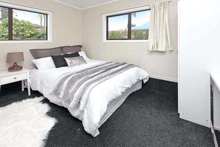 Photo of property in 80 Eugenia Rise, Totara Heights, Auckland, 2105