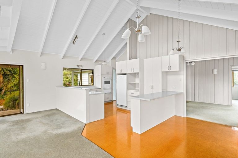 Photo of property in 889 Matakana Road, Matakana, 0985