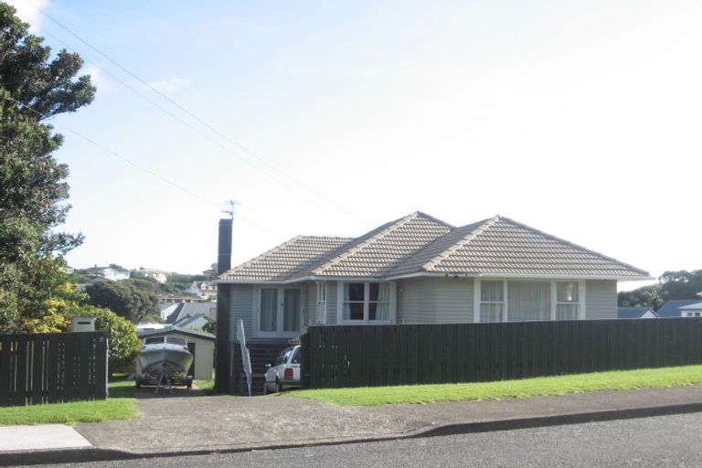 Photo of property in 9 Whanake Street, Titahi Bay, Porirua, 5022