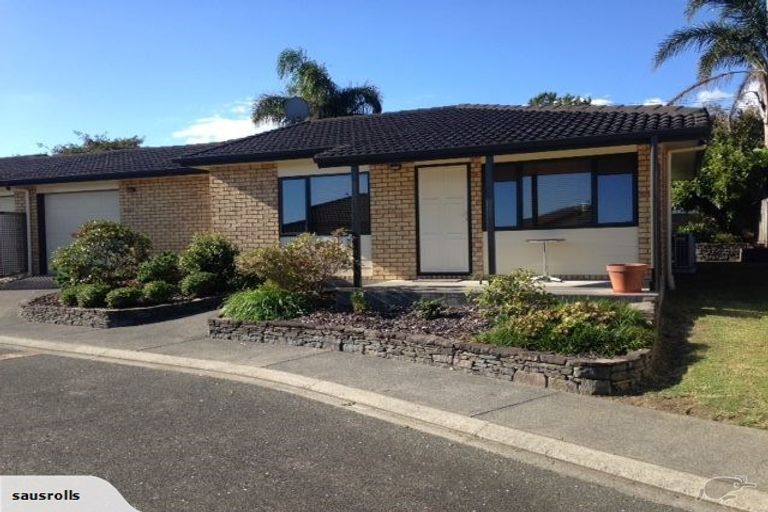 Photo of property in 2/197 Royal Road, Massey, Auckland, 0614