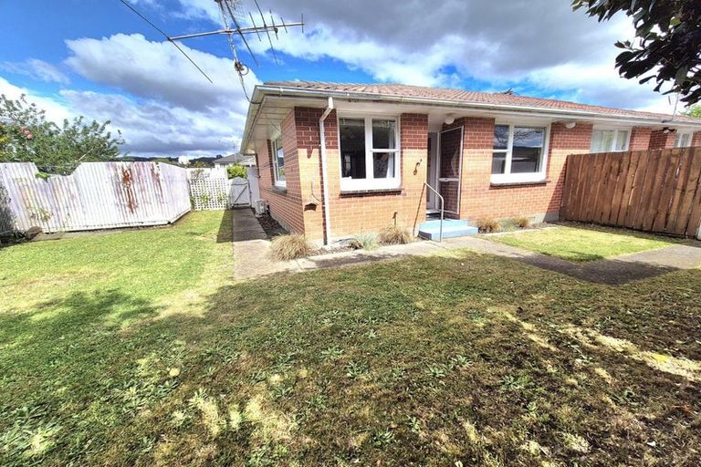 Photo of property in 4/11 Sutherland Avenue, Silverstream, Upper Hutt, 5019