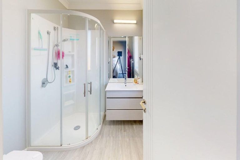 Photo of property in 20b Phillips Street, Sanson, 4817