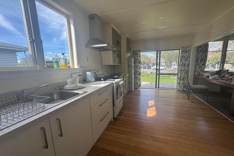 Photo of property in 286 High Street South, Carterton, 5713