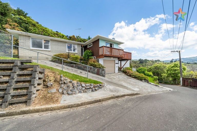Photo of property in 75 Logie Street, Stokes Valley, Lower Hutt, 5019