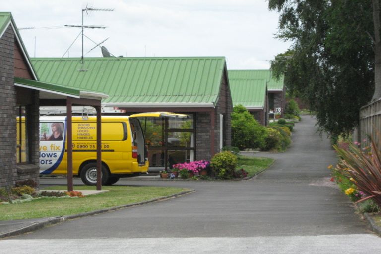 Photo of property in 65f Queen Street, Pukekohe, 2120