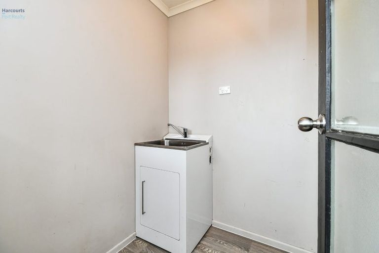 Photo of property in 15 Racecourse Road, Waiuku, 2123