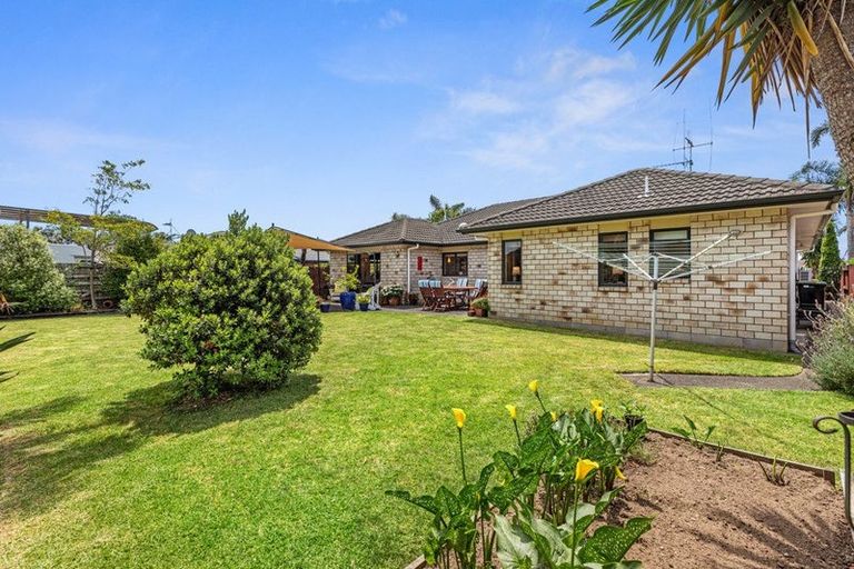 Photo of property in 28 Tomika Crescent, Papamoa Beach, Papamoa, 3118