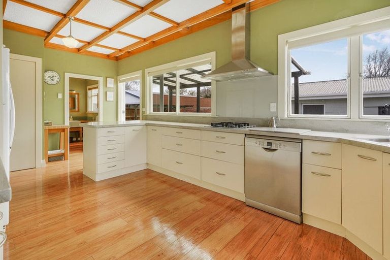 Photo of property in 11 Gillies Avenue, Claudelands, Hamilton, 3214