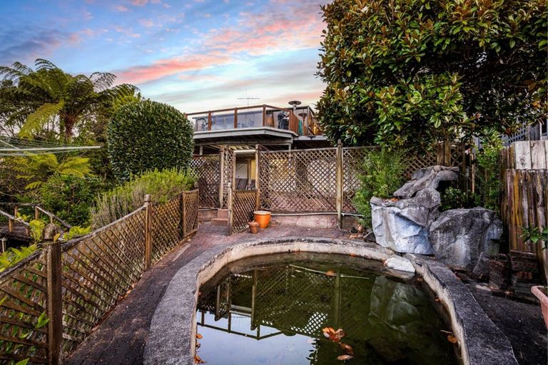 Photo of property in 470 Don Buck Road, Massey, Auckland, 0614