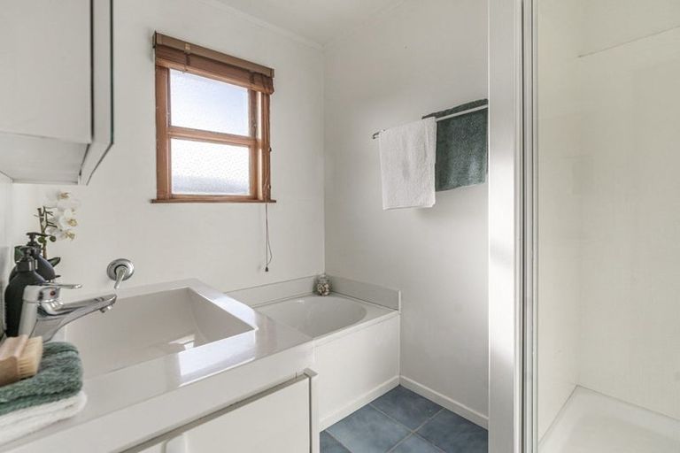 Photo of property in 115 Stanley Road, Glenfield, Auckland, 0629