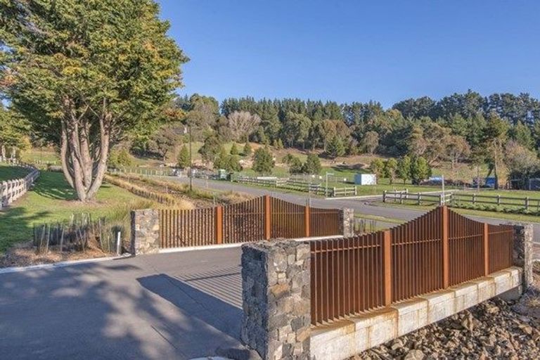 Photo of property in 10 Redmund Spur Road, Kennedys Bush, Christchurch, 8025