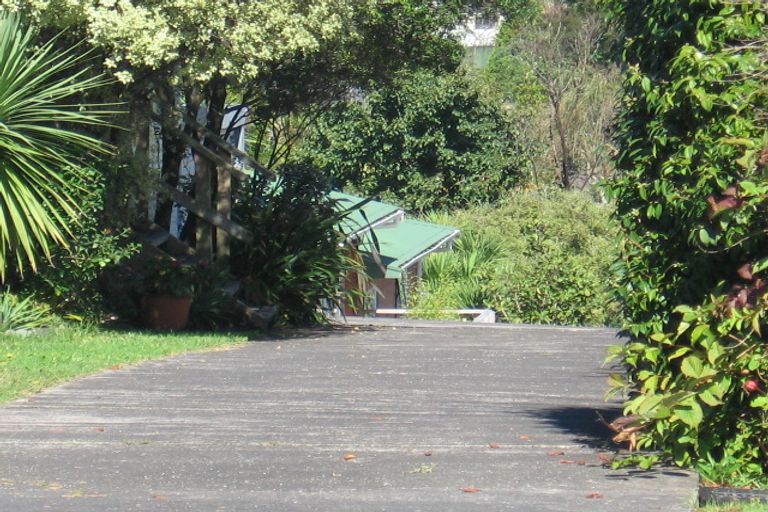 Photo of property in 24a Savoy Road, Glen Eden, Auckland, 0602