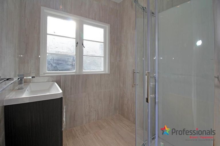 Photo of property in 27 Vine Street, Mangere East, Auckland, 2024