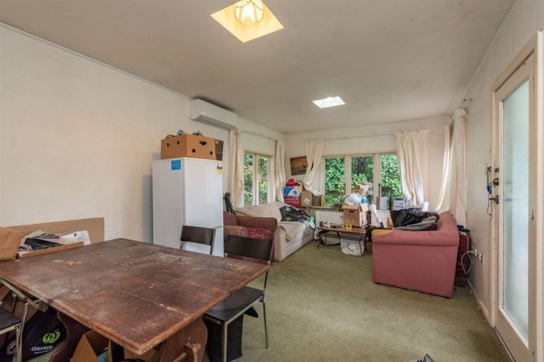 Photo of property in 2 Birdwood Street, Karori, Wellington, 6012